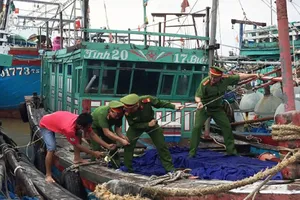 Thanh Hóa căng mình chống bão Sơn Tinh