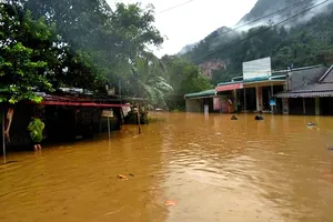 Nhiều nơi ở Thanh Hóa bị chia cắt, cô lập vì mưa lũ