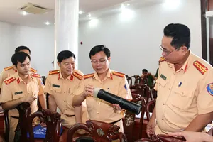 Bộ Công an chỉ đạo vụ súng phóng bùi nhùi chặn quái xế