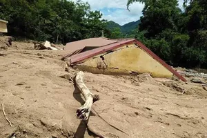 Trôi cả 'cổng trời' sau lũ dữ ở Thanh Hóa 