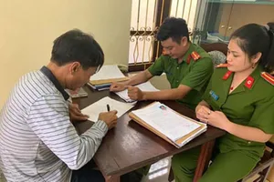 Giả danh công an để lừa xin việc