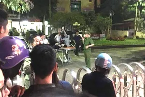 Giang hồ truy sát bằng dao, súng rồi gây náo loạn bệnh viện 