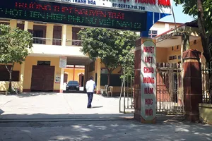 Xúc phạm thầy cô trên Facebook, 7 học sinh bị đuổi học