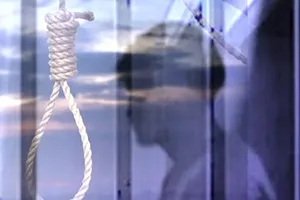 Cán bộ kế toán xã chết trong tư thế treo cổ