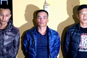 Cấm đi khỏi nơi cư trú ba người đánh nữ nhân viên hàng không 