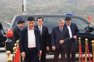 Nhà máy lọc hóa dầu 9 tỉ USD chính thức vận hành 