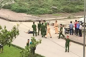 Bắt giam bị can dùng kéo đâm chết cô gái ở giữa đường