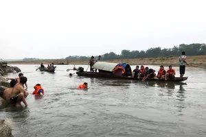 Thương tâm: 4 học sinh chết đuối trong chiều định mệnh