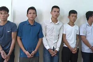 Khởi tố 5 bị can chặn xe cứu thương đưa người đi cấp cứu 