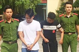 Bắt hai kẻ lừa đảo qua Facebook, chiếm đoạt 400 triệu đồng