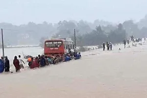 Mưa lớn khiến nhiều nơi ở Thanh Hóa bị ngập sâu