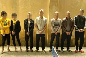 6 thanh niên chơi ma túy ở quán karaoke