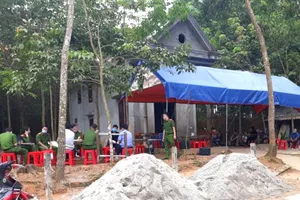 Mẹ và con gái 6 tuổi chết bất thường