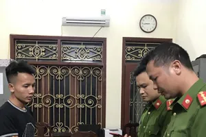 Bắt nhóm chặn xe cướp tiền của học sinh, người bán rau