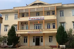 Hai người từ Đà Nẵng về Mường Lát có biểu hiện ho, sốt