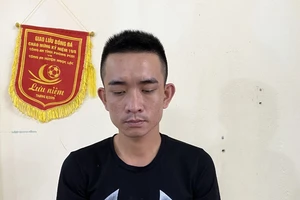 Bắt kẻ truy nã tội giết người sống trong khu trọ ở Hà Nội