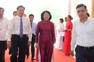 Phó Chủ tịch nước dự đại hội thi đua yêu nước tỉnh Thanh Hóa