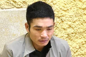 'Siêu trộm' Nguyễn Văn Cừ tại cơ quan công an. Ảnh: CA