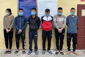 Nhóm thanh niên bị bắt giữ tại cơ quan công an. Ảnh: CACC