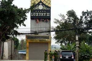Quán karaoke Luxury II ở Lương Sơn (Hòa Bình) nơi xảy ra vụ thảm án khiến 3 người chết, 5 người bị thương. Ảnh: Đ.TRUNG