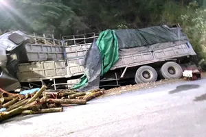 Tai nạn kinh hoàng trong đêm ở Thanh Hóa, 7 người tử vong