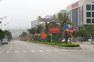 TP Sầm Sơn dừng đón khách du lịch chơi golf, cấm biển