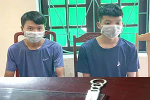 Tìm thấy bé trai 8 tuổi bị trói, bị bịt miệng ở nhà hoang lúc nửa đêm 