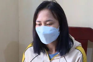 1 phụ nữ vào trụ sở tòa án trộm 24 triệu đồng