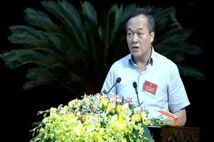 Thanh Hóa nói về việc mua thiết bị y tế, bác sĩ bỏ việc...