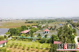 Hàng loạt công trình xây dựng khủng trên đất nông nghiệp ở Thanh Hóa