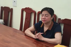 Biết em chồng bị truy bắt, chị dâu báo tin và che giấu trong nhà