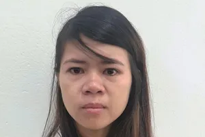 1 phụ nữ thực hiện 21 vụ trộm tiền trong tài khoản của cán bộ hưu trí