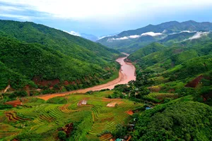 Khám phá vẻ đẹp nguyên sơ tựa 'thiên đường' ở Mường Lát, Thanh Hoá