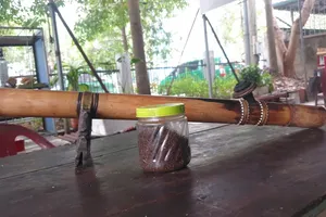 Một người đàn ông ở Thanh Hóa hút thuốc lào sáng sớm ngã gãy xương vai