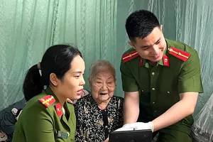 Thanh Hóa: Gần 2.000 cán bộ chiến sĩ xuống cơ sở làm căn cước công dân