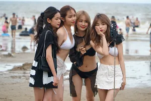 Thanh Hóa, Ninh Bình thu hút 1,5 triệu lượt khách du lịch dịp lễ