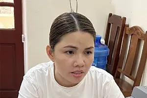 Bắt 1 nữ 'siêu lừa' ở Thanh Hóa làm giả sổ đỏ vay 10 tỉ đồng tiêu xài