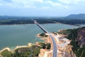 Ngắm cao tốc Quốc lộ 45 – Nghi Sơn 5.500 tỉ đồng chuẩn bị thông xe dịp 2-9