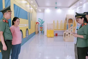 Bắt 1 phụ nữ tổ chức cho hàng chục người nước ngoài nhập cảnh trái phép