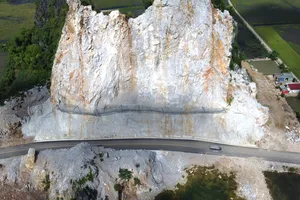 Thót tim khi đi qua cầu vượt cao tốc Mai Sơn – Quốc lộ 45