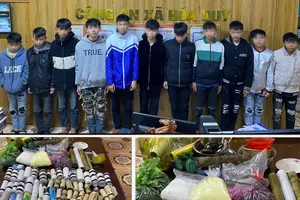 Nhiều học sinh lên mạng xem cách chế tạo rồi mua nguyên liệu làm pháo nổ