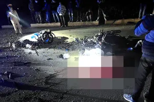 2 xe máy đối đầu, 3 thanh niên tử vong, 2 người trọng thương