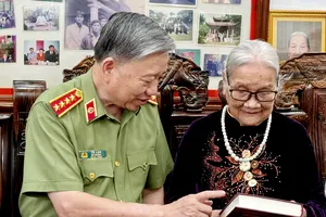 Đại tướng Tô Lâm thăm cựu chiến binh tham gia chiến dịch Điện Biên Phủ 