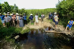 Người dân tố trang trại nuôi heo bức tử khe Sào