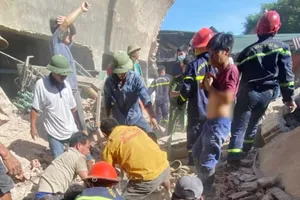 Sập kho nhà xưởng chế biến bao bì ở Ninh Bình, 2 người tử vong 