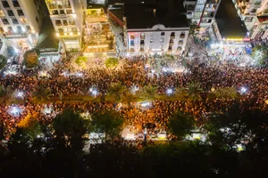 Vạn người hội tụ trong đêm biển Sầm Sơn rực rỡ khai hội ‘Khát vọng tỏa sáng’
