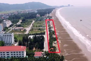 Cận cảnh nhiều công trình trái phép bên bờ biển Hải Tiến, Thanh Hóa