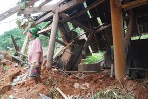 Cận cảnh bản làng ở Nghệ An tan hoang sau trận lũ quét kinh hoàng