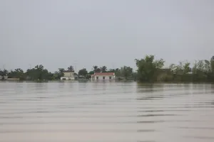 Tìm thấy thi thể hai bà cháu trong vụ lật thuyền giữa lũ ở Thanh Hóa