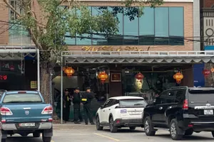 Nhiều cảnh sát xuất hiện ở nhà riêng của 1 doanh nhân tại Thanh Hóa